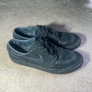 Nike SB Zoom Janoski RM